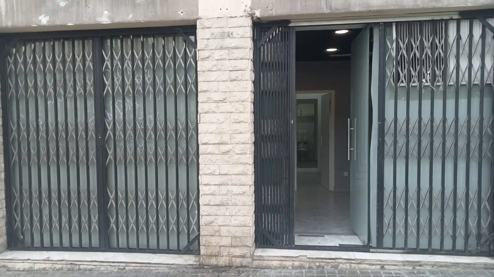 Local de lloguer a Avinguda de la Mare de Déu de Montserrat, 230, El Guinardó