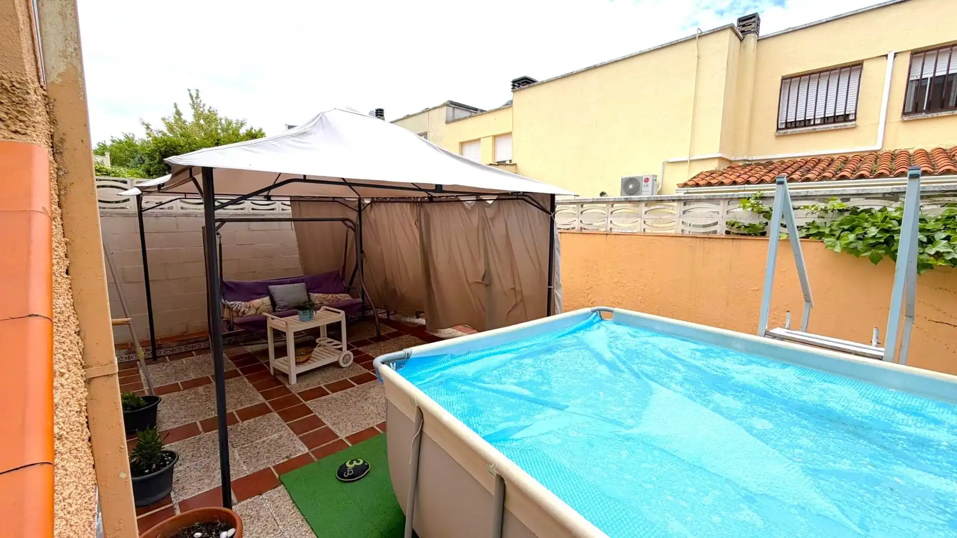 Terrassa de Casa adosada en venda en San Sebastián de los Reyes amb Calefacció, Jardí privat i Terrassa