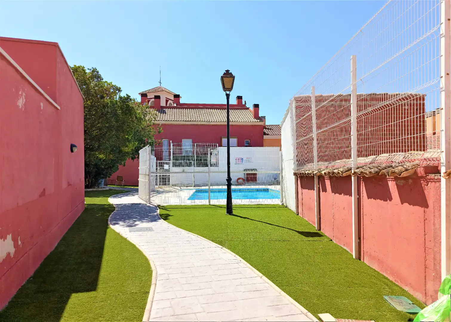Vista exterior de Piso en venta en Ontígola con Aire acondicionado, Calefacción y Trastero