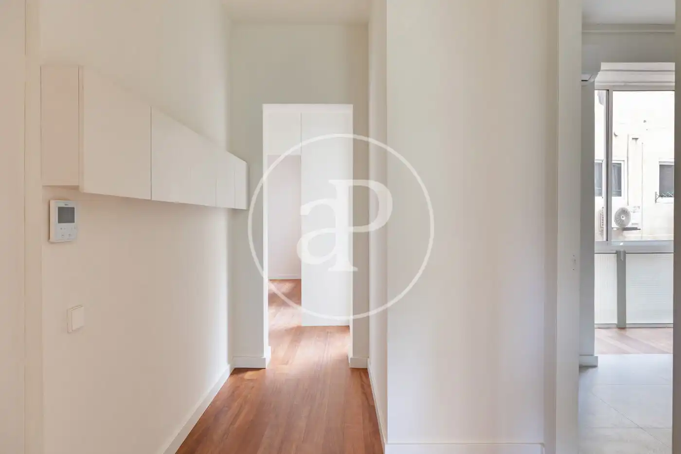 Wohnung zum Verkauf in Barcelona mit Klimaanlage, Heizung und Balkon