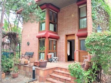 Chalet con piscina en venta en Calle Monteverde