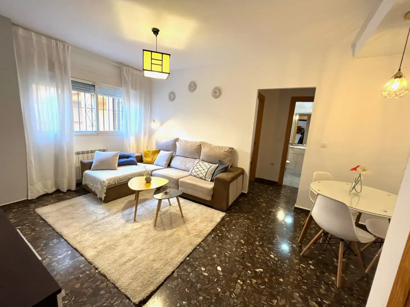 Sala de estar de Piso en venta en Churriana de la Vega con Calefacción, Amueblado y Horno