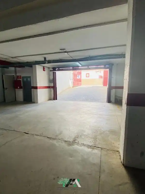 Garage for rent in Baeza