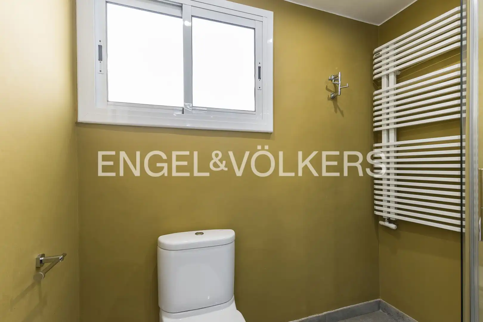 Bany de Apartament en venda en Barcelona amb Aire condicionat, Calefacció i Terrassa