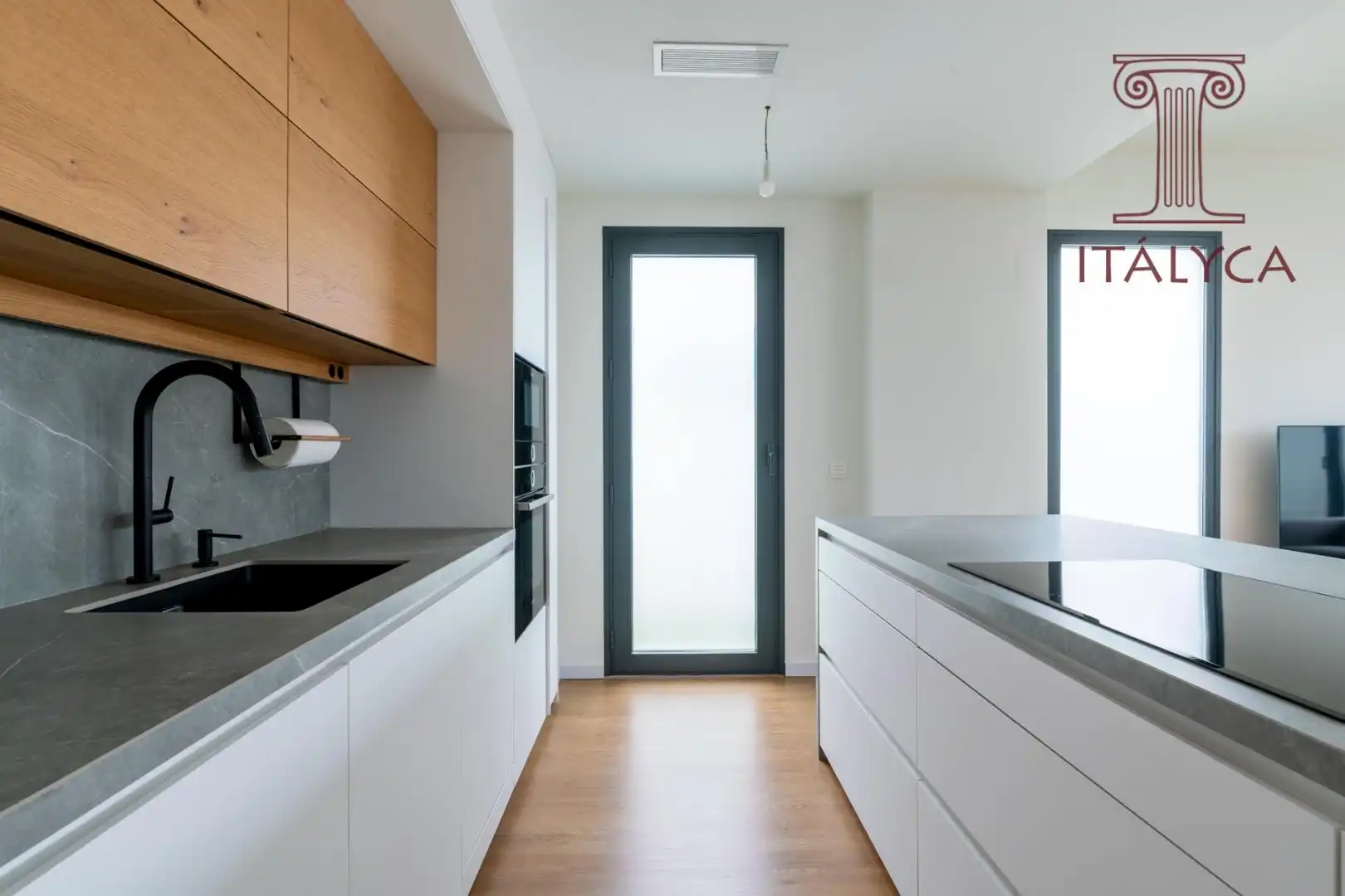 Kitchen of Detached homes for sale in Mairena del Aljarafe  with Heating, Private garden and Terrace