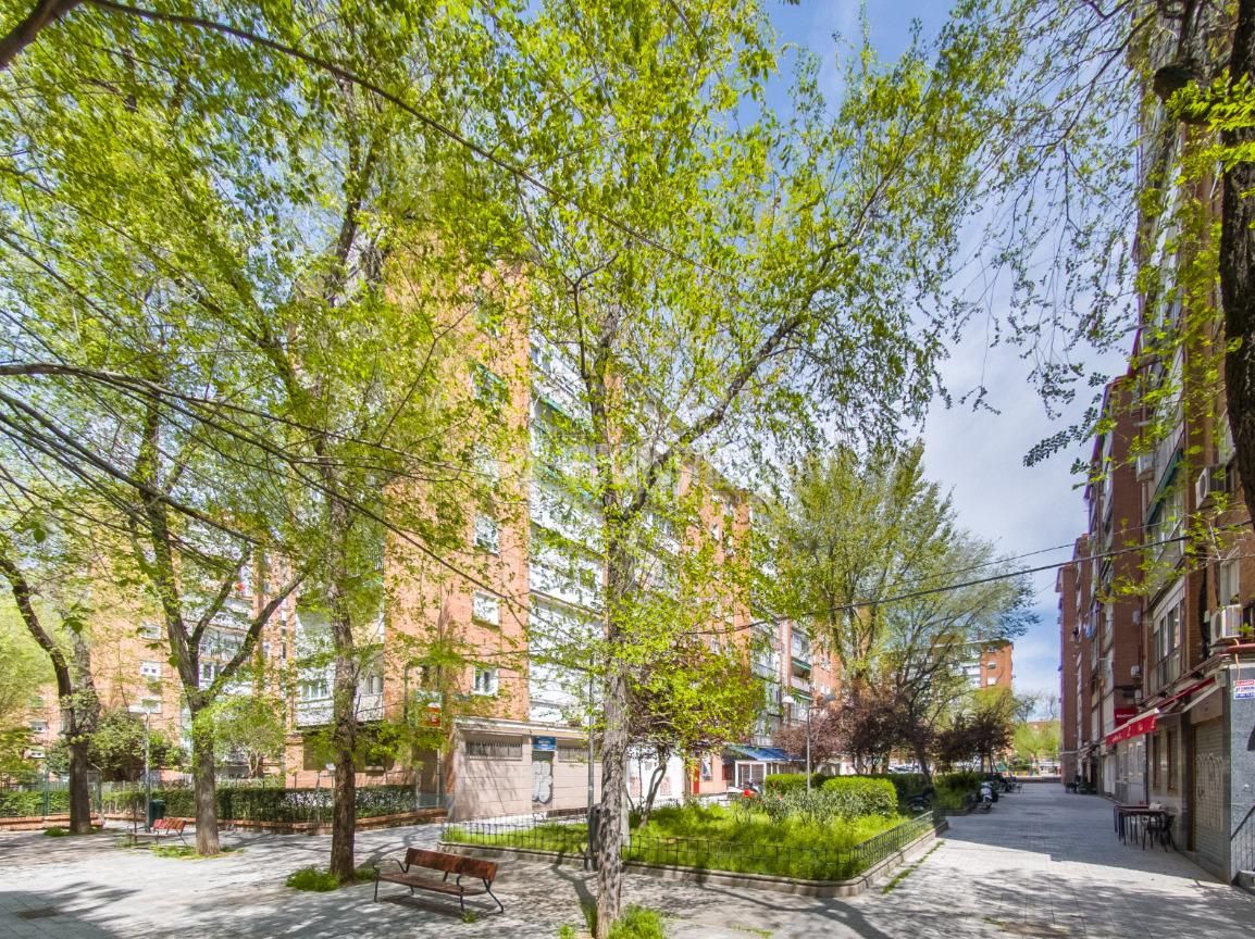 Exterior view of Flat for sale in  Madrid Capital  with Internet