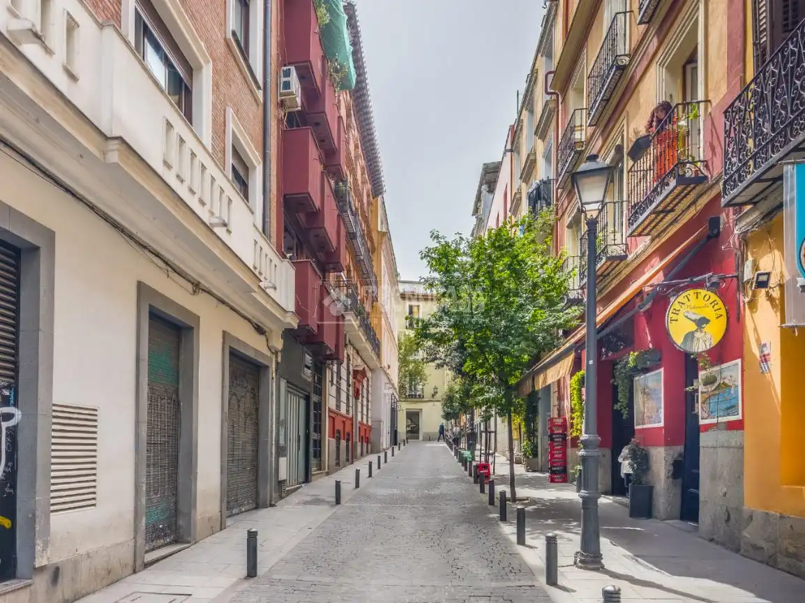 Vista exterior de Piso en venta en Madrid