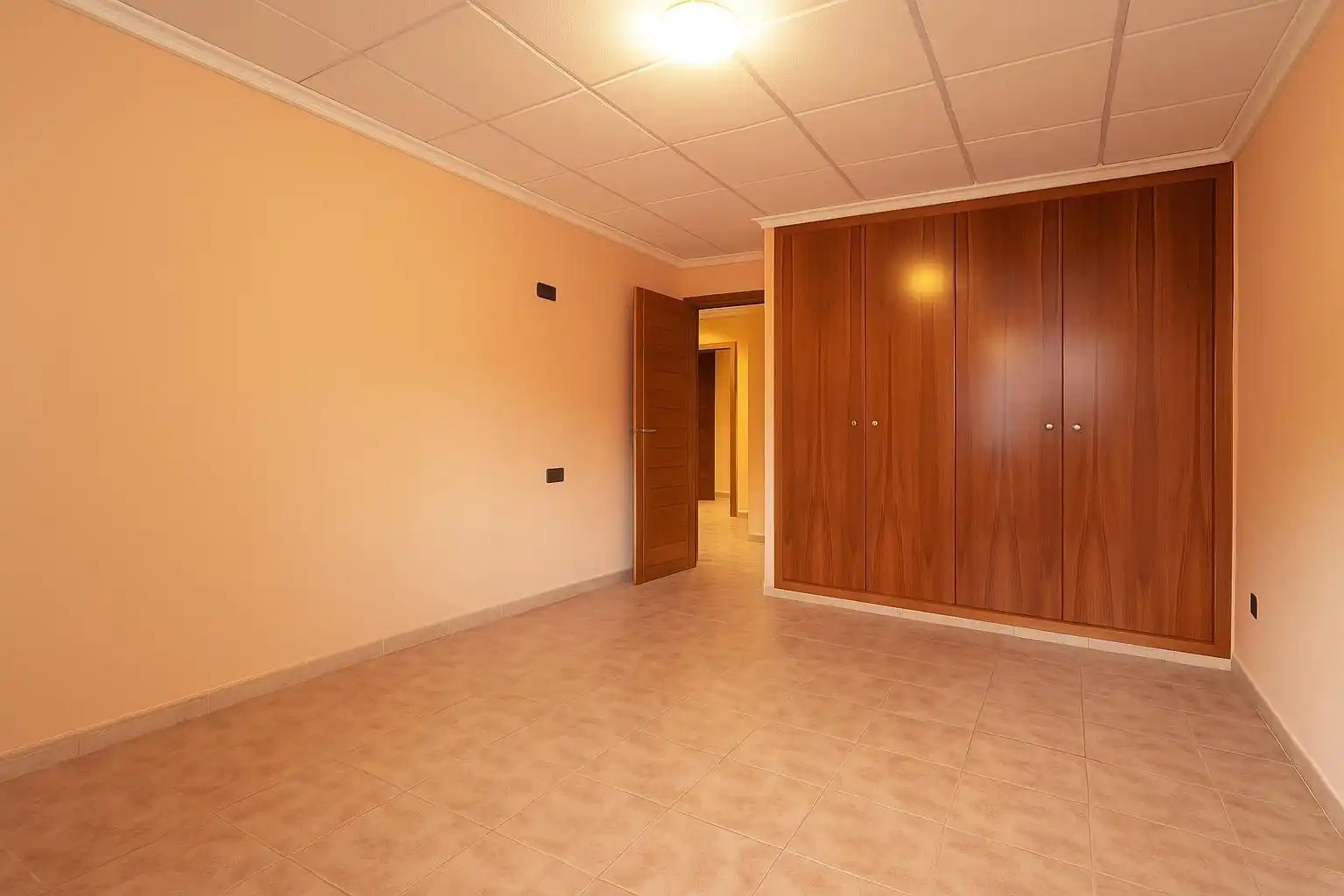 Flat for sale in Planes  with Air Conditioner, Furnished and Balcony