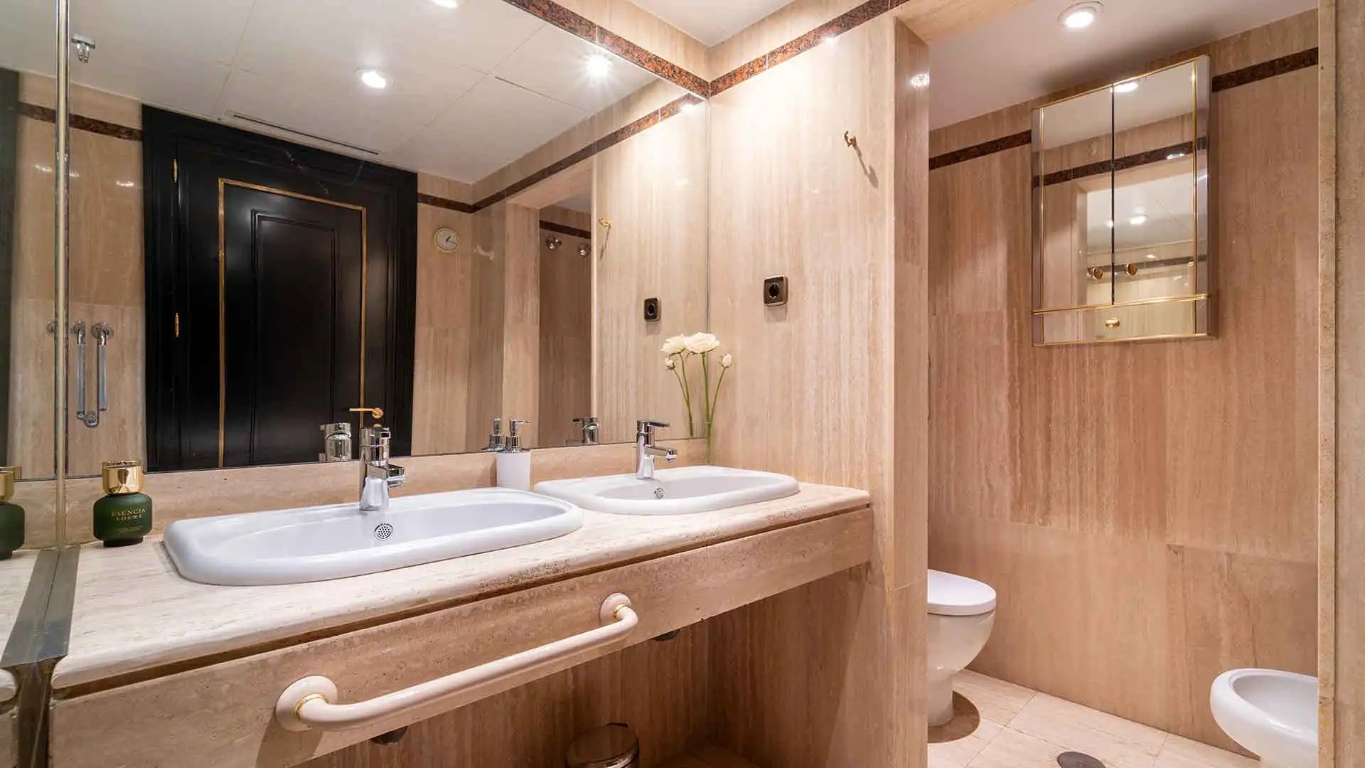 Baño de Apartamento en venta en Marbella con Aire acondicionado, Terraza y Trastero