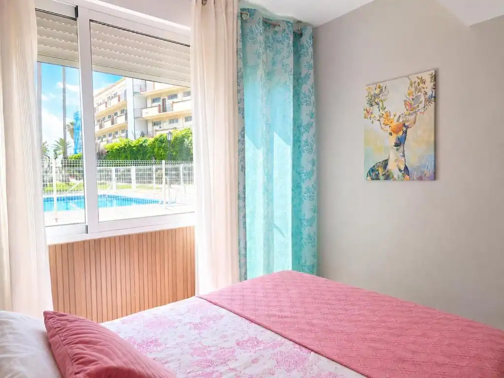 Habitación de Estudio en venta en Torremolinos con Amueblado y Piscina comunitaria