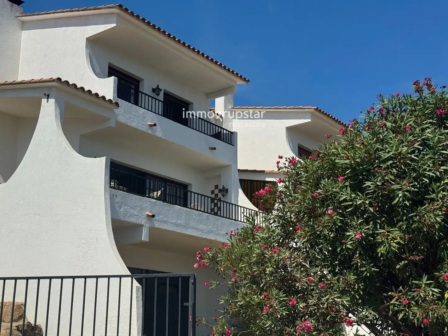 Terraced house with terrace for sale in de Narcis Monturiol, imagen 2