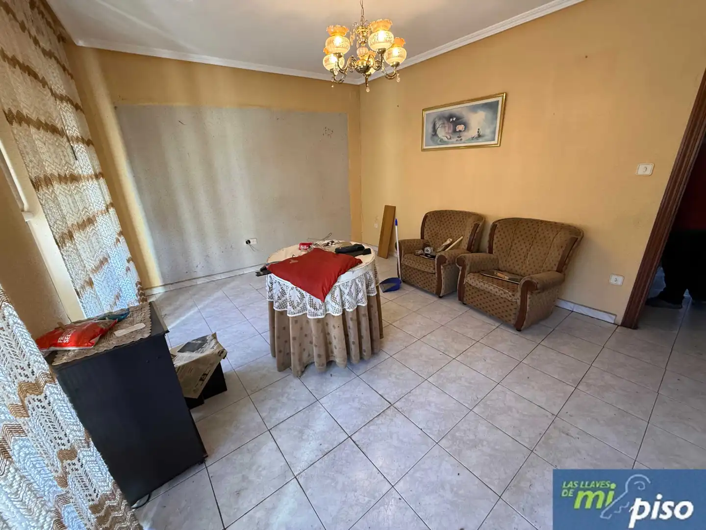 Sala de estar de Casa o chalet en venta en Nava del Rey con Calefacción, Jardín privado y Terraza