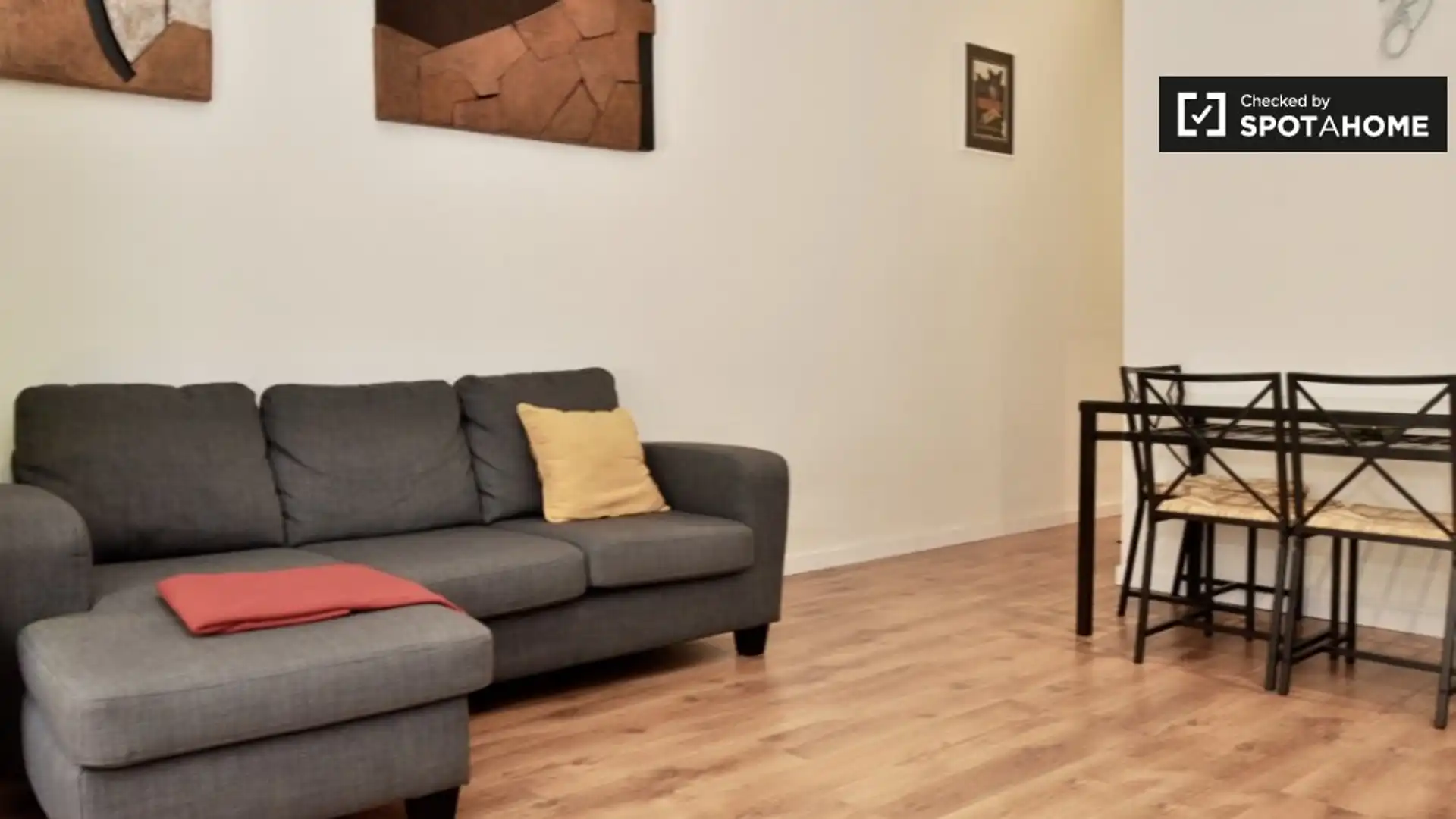 Flat for rent in El Raval