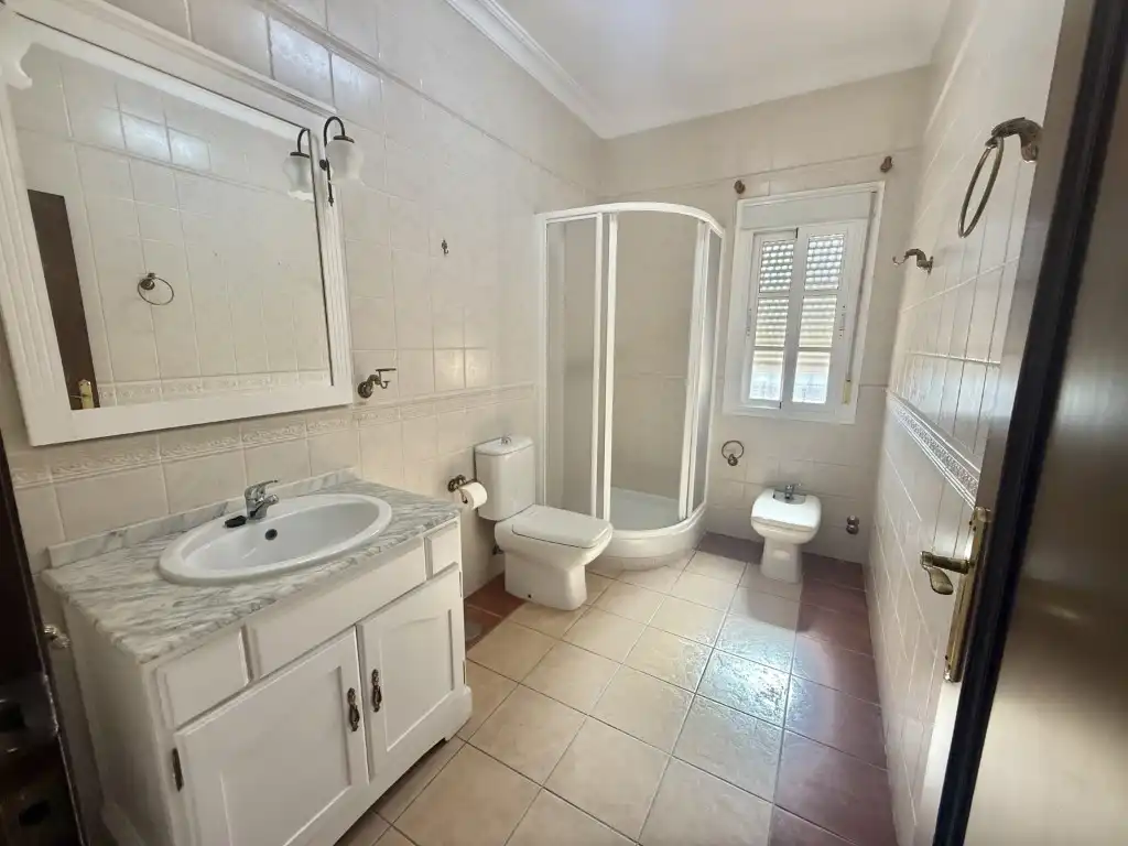 Baño de Casa o chalet en venta en Mairena del Alcor con Amueblado y Balcón