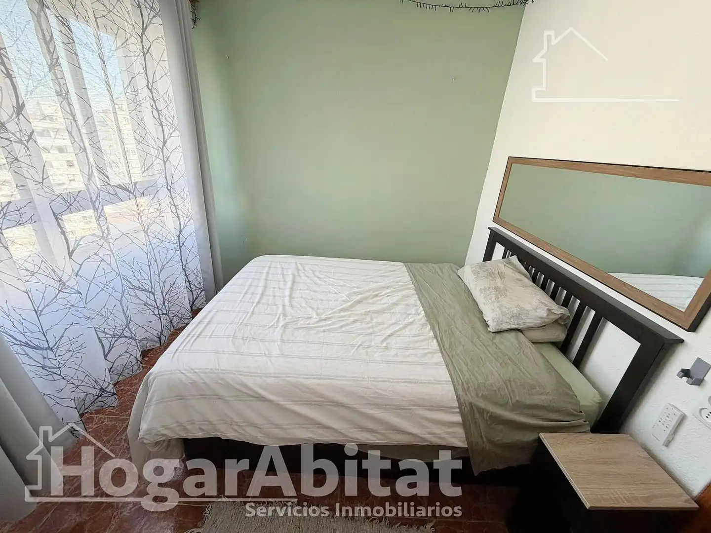 Bedroom of Flat for sale in Valencia