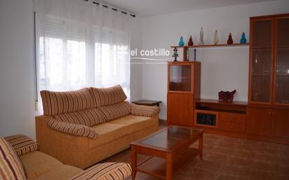Sala d'estar de Casa adosada en venda en Sotillo de la Adrada amb Terrassa i Balcó