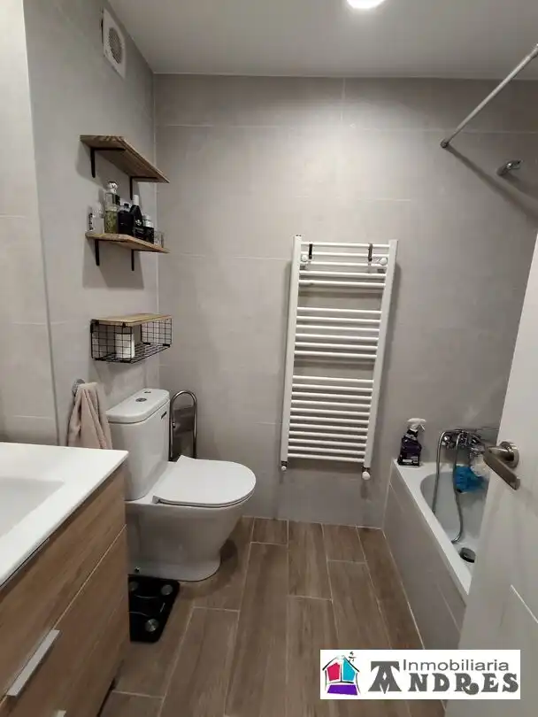 Baño de Piso en venta en Bermeo con Calefacción, Terraza y Trastero