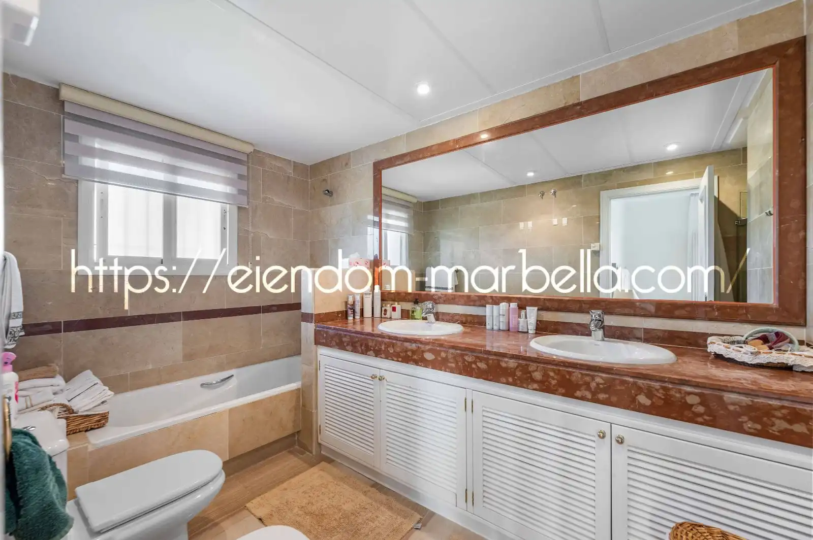 Baño de Apartamento en venta en Marbella con Aire acondicionado, Terraza y Amueblado