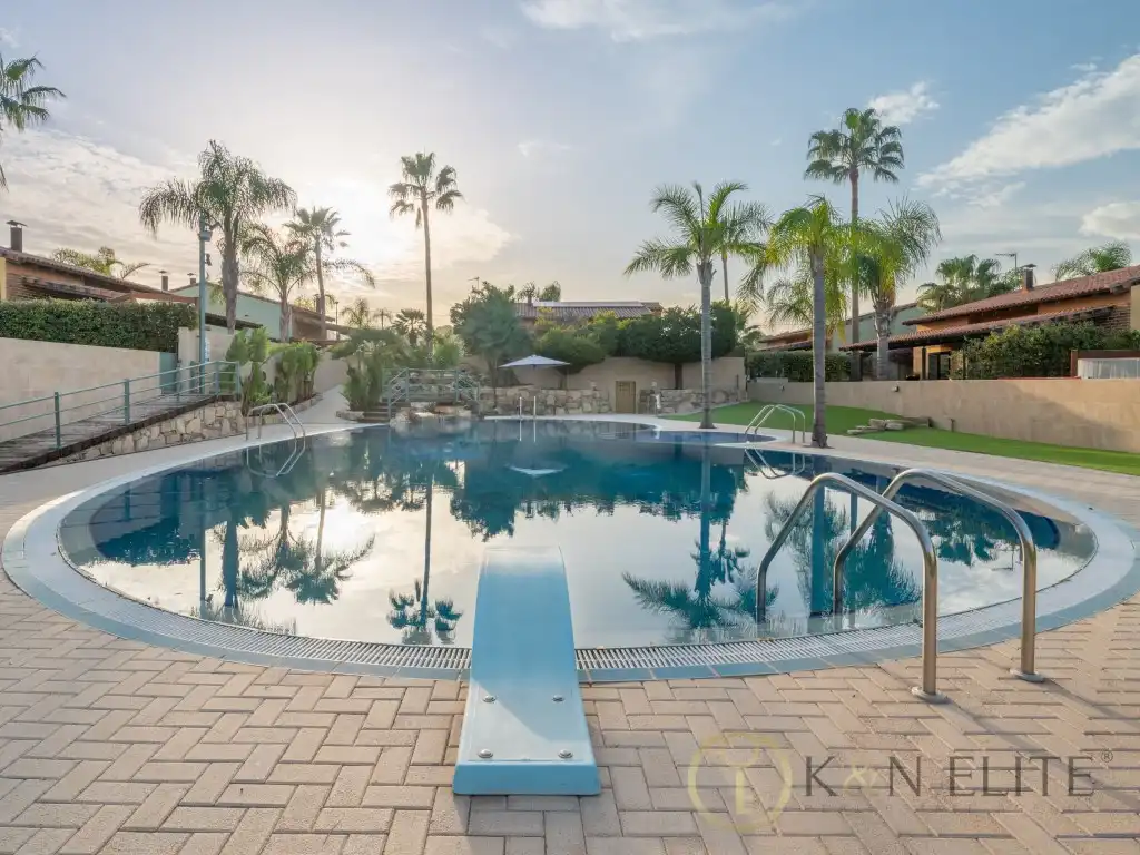 Piscina de Casa o xalet de lloguer en Riba-roja de Túria amb Terrassa i Piscina comunitària