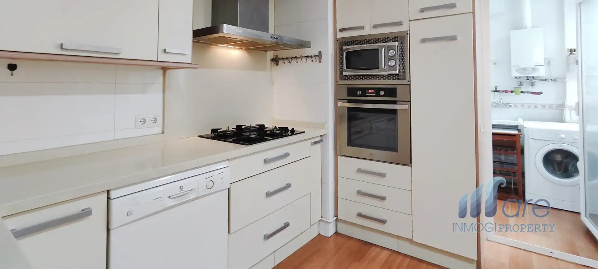 Kitchen of Flat for sale in Granada  with Heating and Parquet flooring