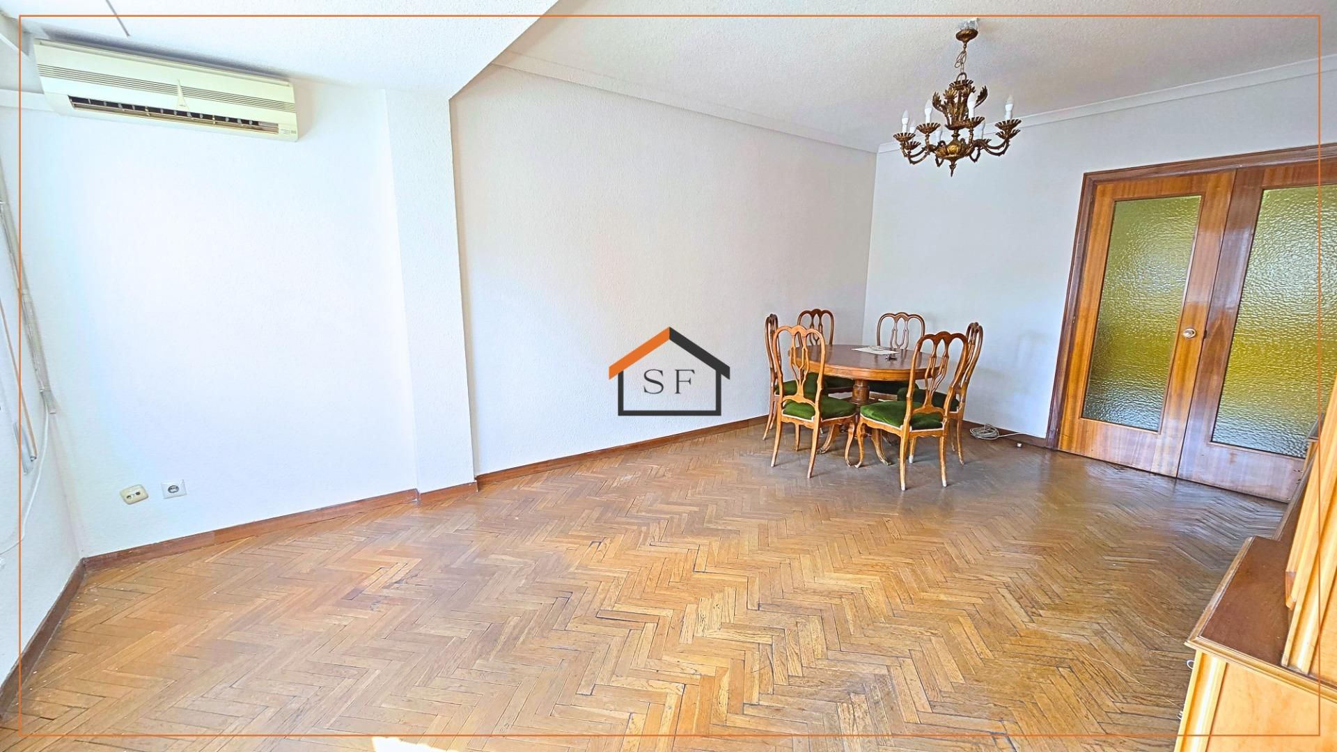 Comedor de Piso en venta en  Madrid Capital con Aire acondicionado, Parquet y Terraza