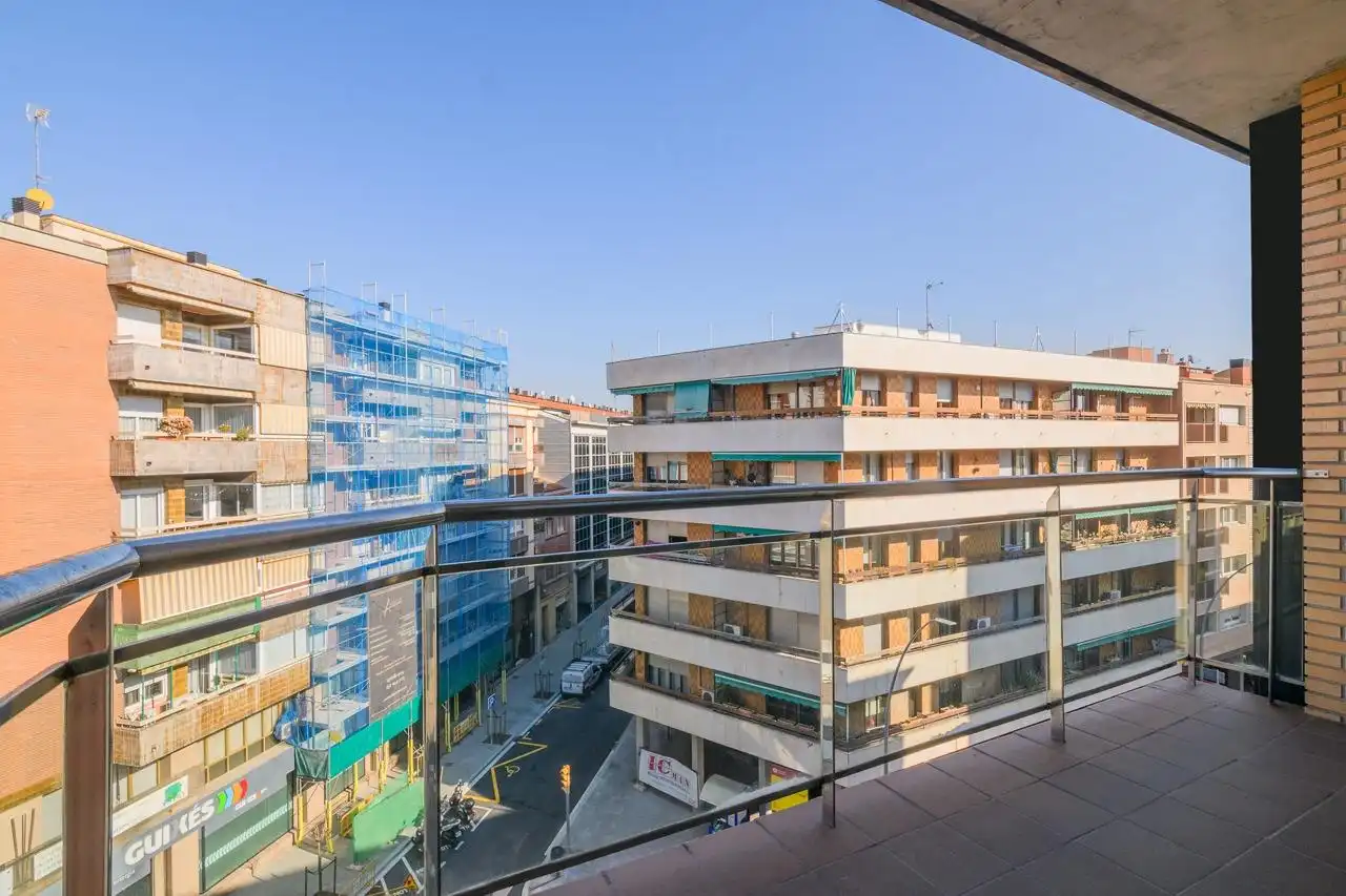Vista exterior de Ático en venta en Manresa