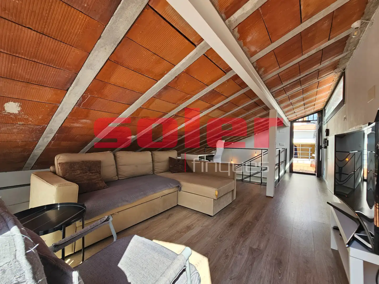 Sala de estar de Casa o chalet en venta en Sant Cugat del Vallès con Aire acondicionado, Calefacción y Jardín privado