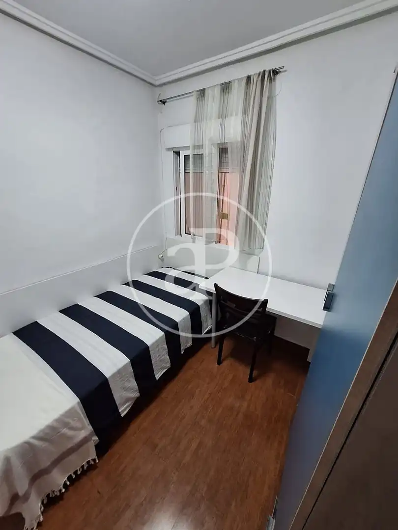 Habitación de Piso de alquiler en Valencia con Calefacción, Terraza y Amueblado