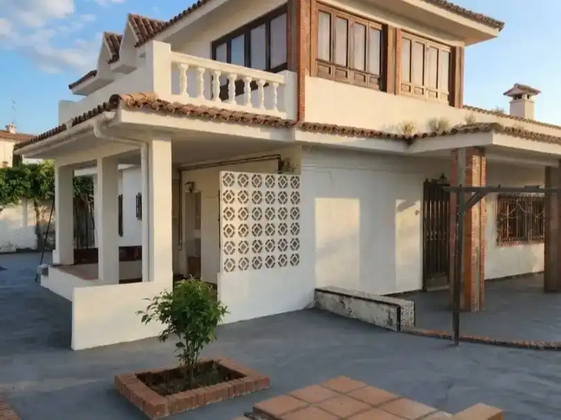 Vista exterior de Piso en venta en Algeciras con Piscina y Balcón
