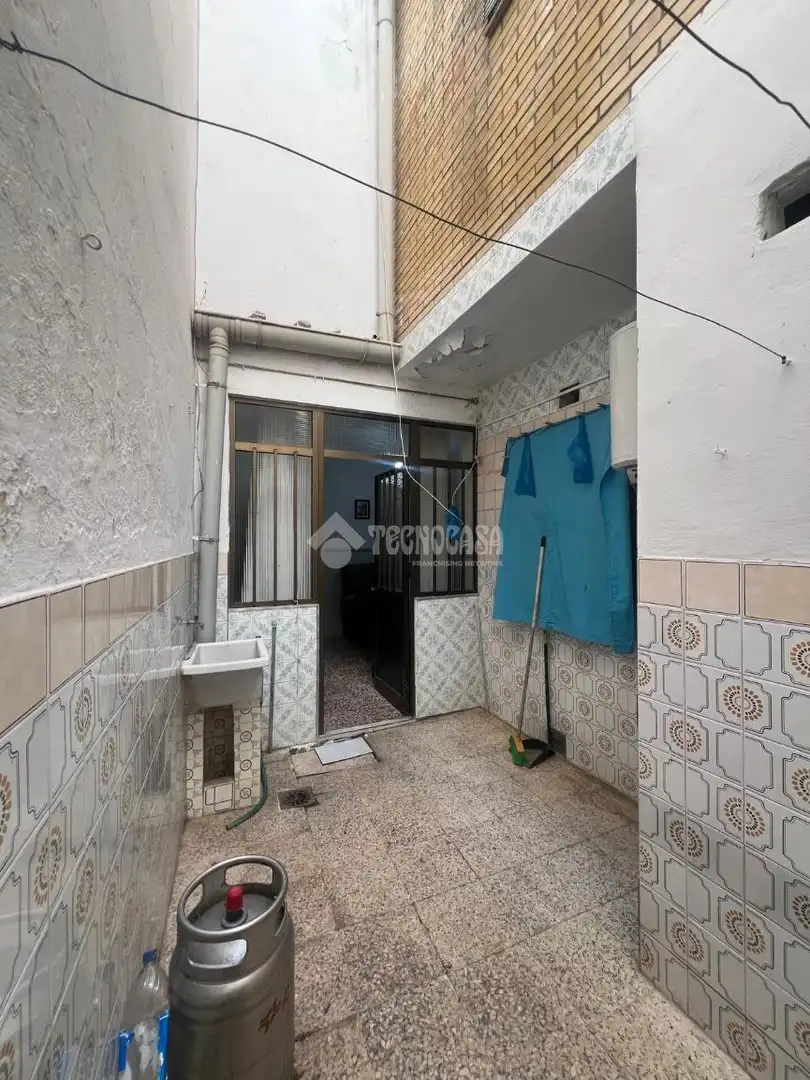 Vista exterior de Casa o xalet en venda en Sevilla amb Terrassa
