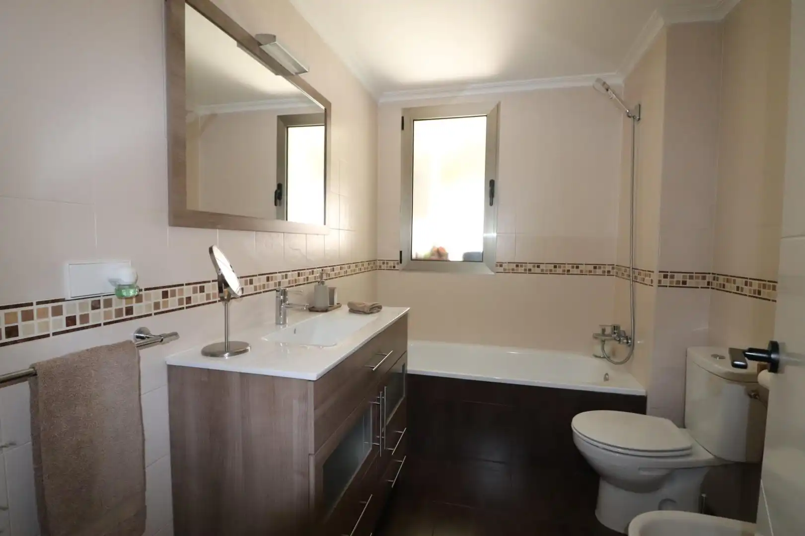 Baño de Piso en venta en Petrer con Aire acondicionado, Trastero y Balcón
