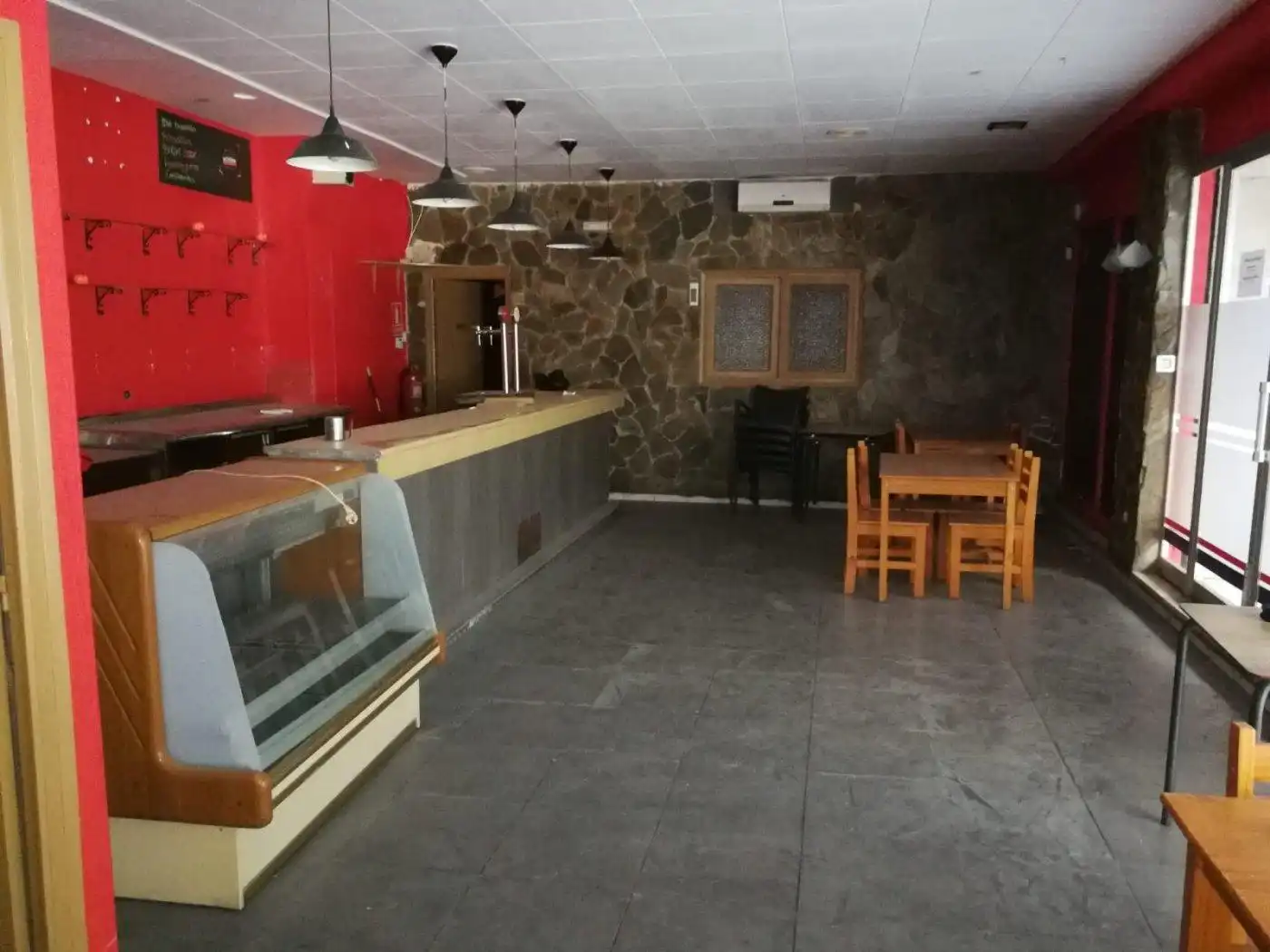 Local comercial en venda a Instituts - Universitat