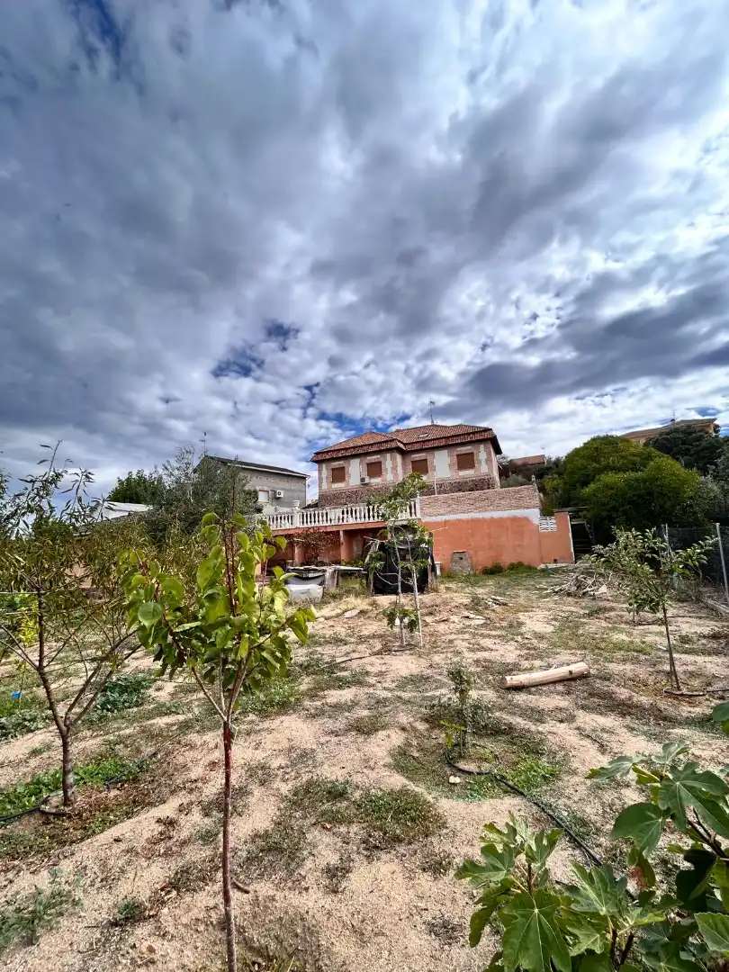 Casa o xalet en venda en Santa Cruz del Retamar amb Aire condicionat, Calefacció i Jardí privat