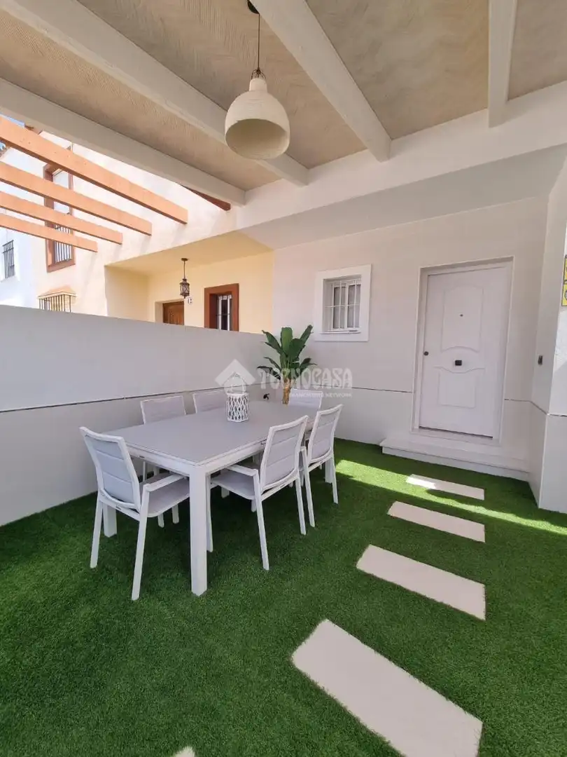 Casa aparellada en venda a Morón de la Frontera