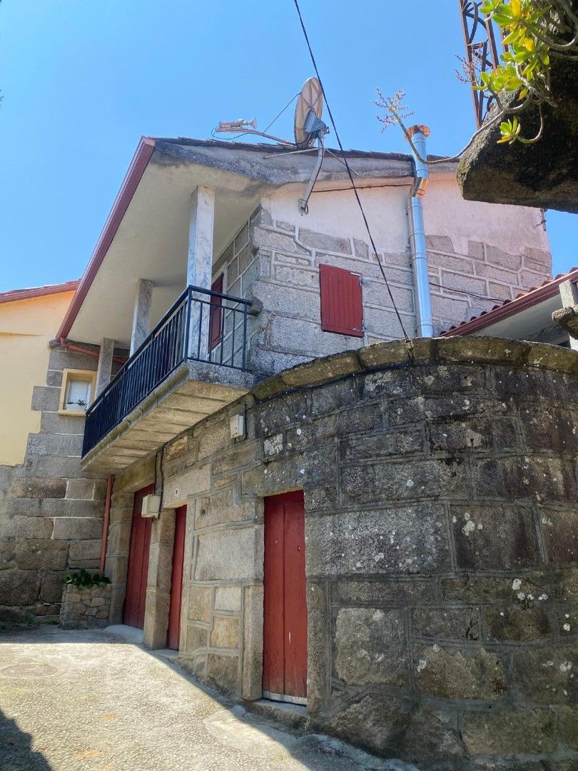 Exterior view of Single-family semi-detached for sale in Entrimo