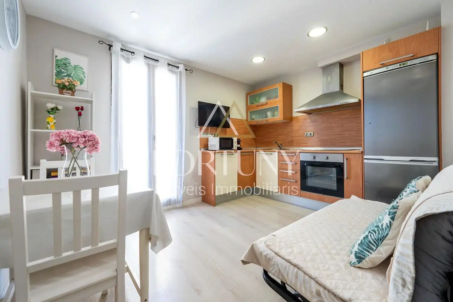 Flat with terrace for sale in de Sant Antoni 10, imagen 2