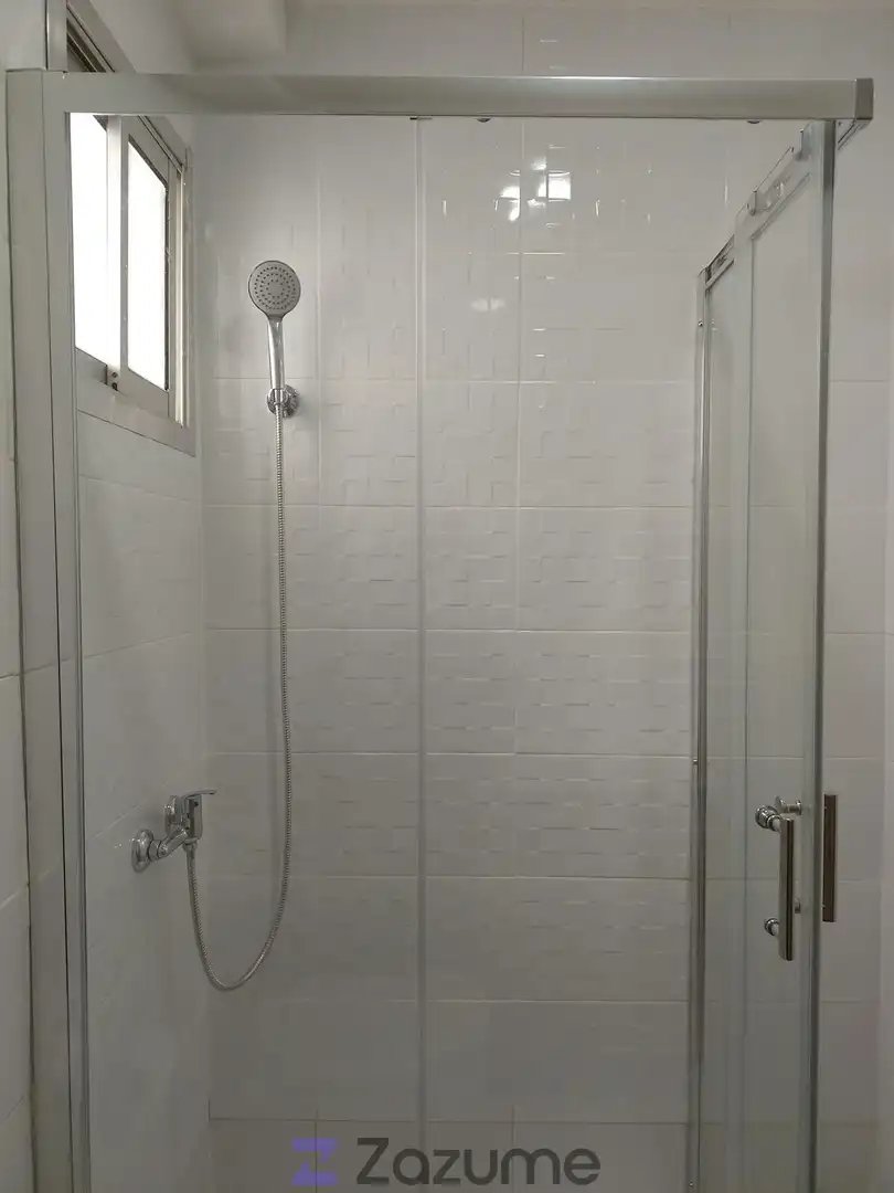 Baño de Piso de alquiler en Camas con Lavadora y Balcón