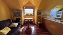 Wohnzimmer von Dachboden zum verkauf in Ribamontán al Mar mit Heizung und Parkett