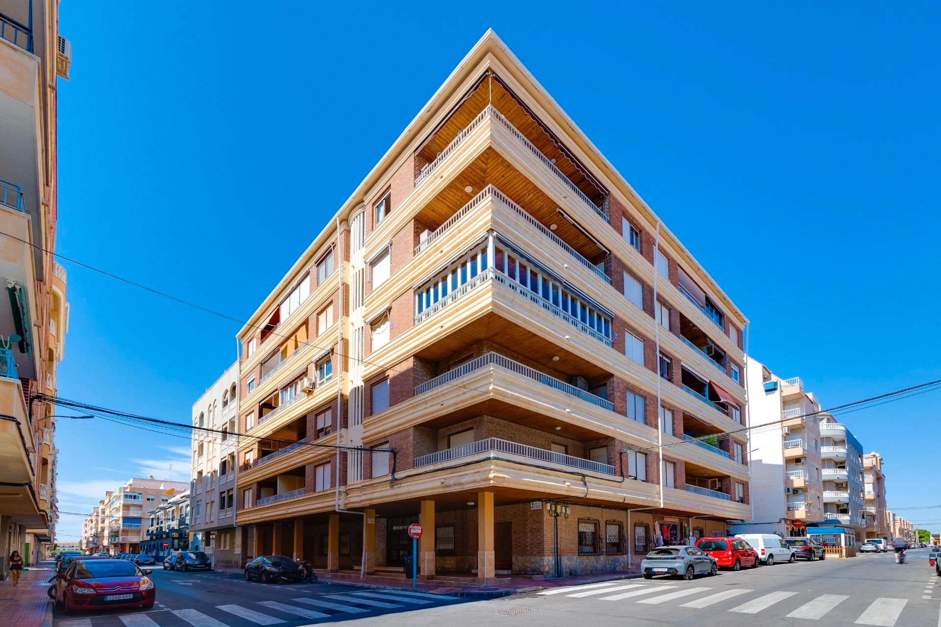 Vista exterior de Apartament en venda en Torrevieja amb Terrassa