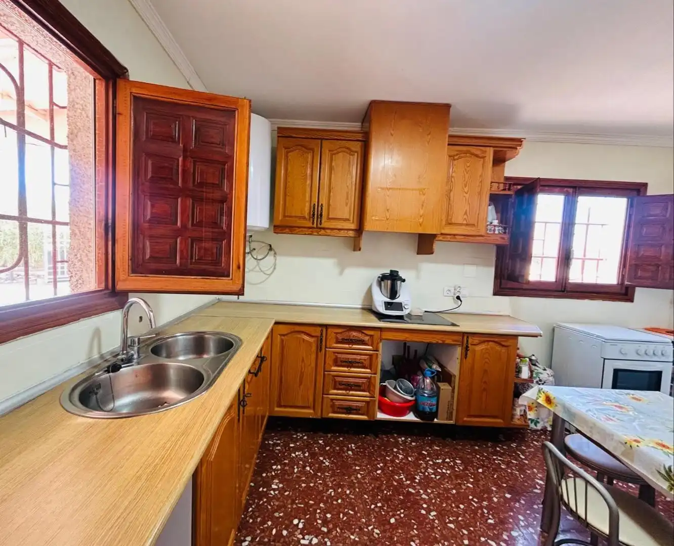 Cuina de Casa o xalet en venda en Alicante / Alacant amb Aire condicionat, Calefacció i Jardí privat