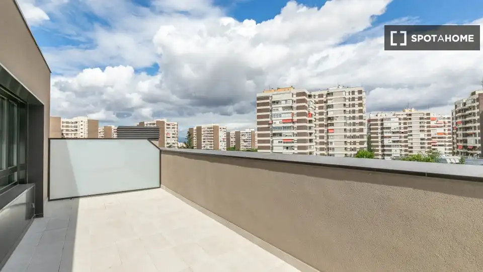 Habitación en Almenara -Ventilla