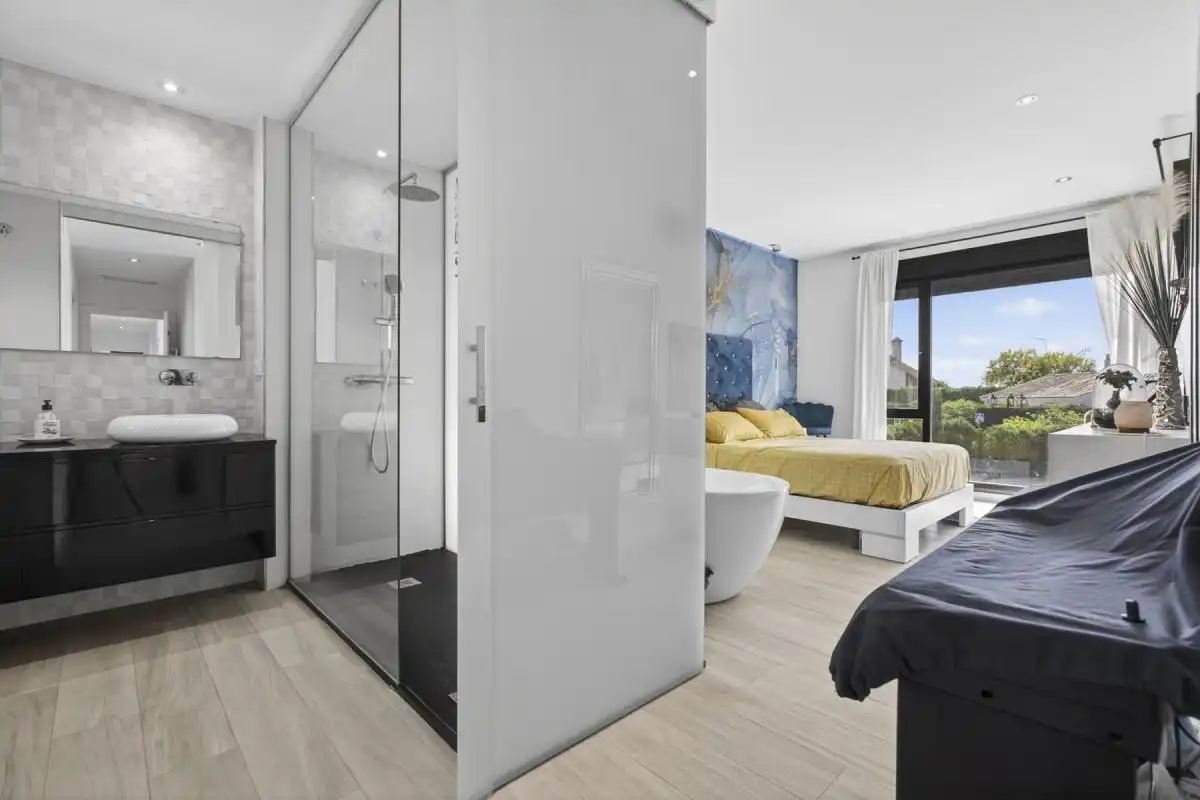 Habitación de Casa o chalet en venta en Bormujos con Aire acondicionado, Calefacción y Jardín privado