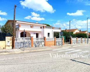 Vista exterior de Casa o xalet en venda en Caldes de Malavella amb Calefacció, Jardí privat i Terrassa