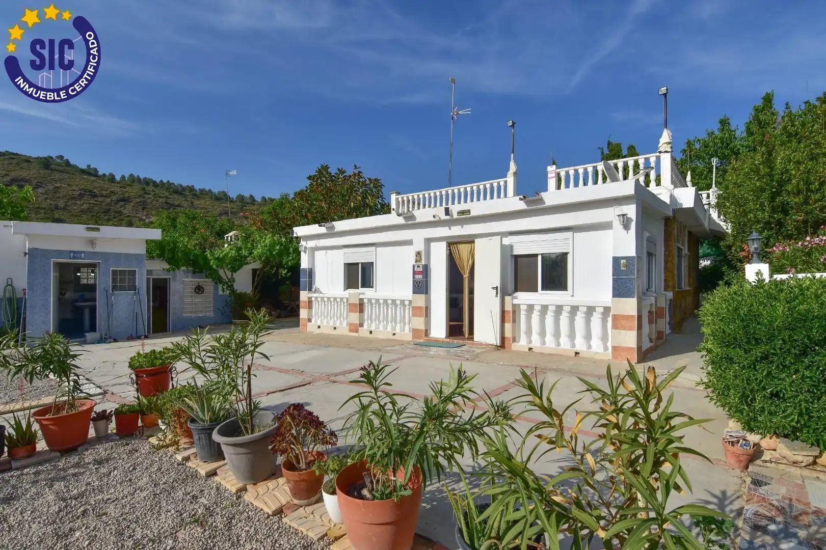 Villa zum Verkauf in Calle POLIGONO 2