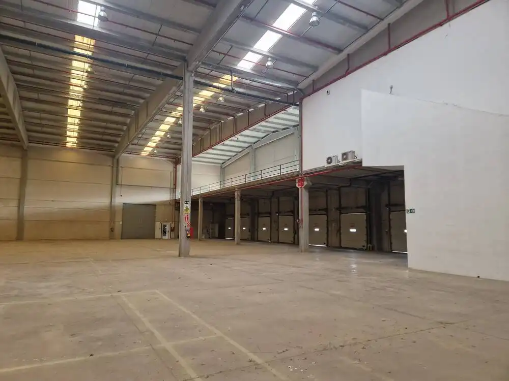 Nau industrial de lloguer en Fontanar
