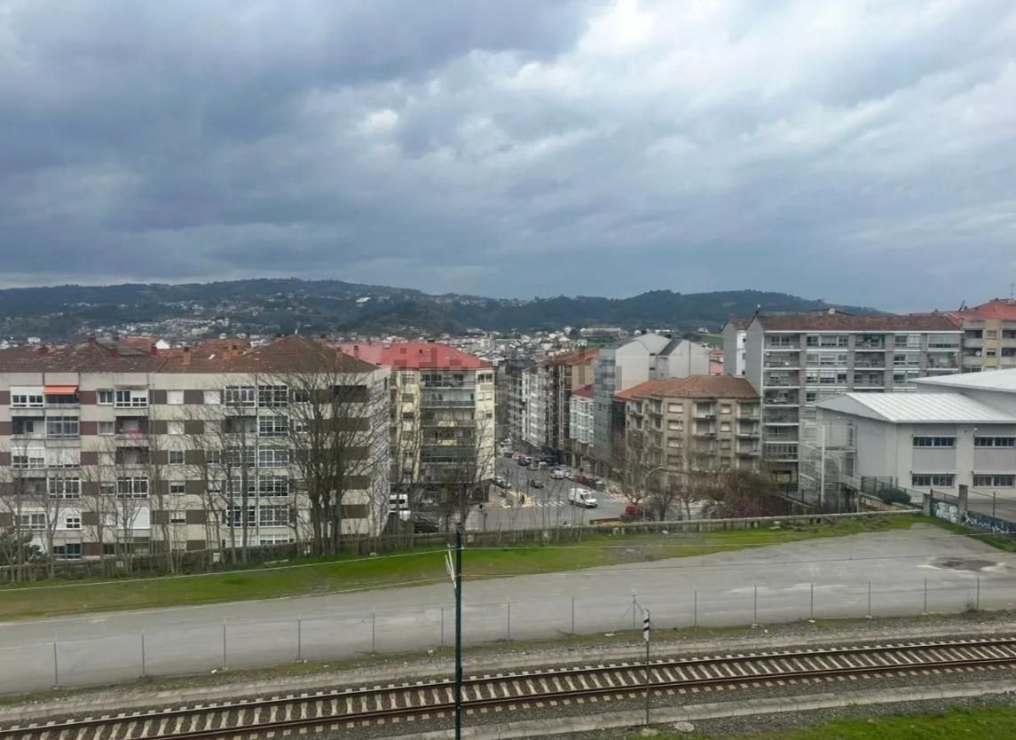 Vista exterior de Pis de lloguer en Ourense Capital  amb Traster i Balcó