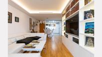 Sala d'estar de Apartament en venda en Marbella amb Aire condicionat, Calefacció i Jardí privat