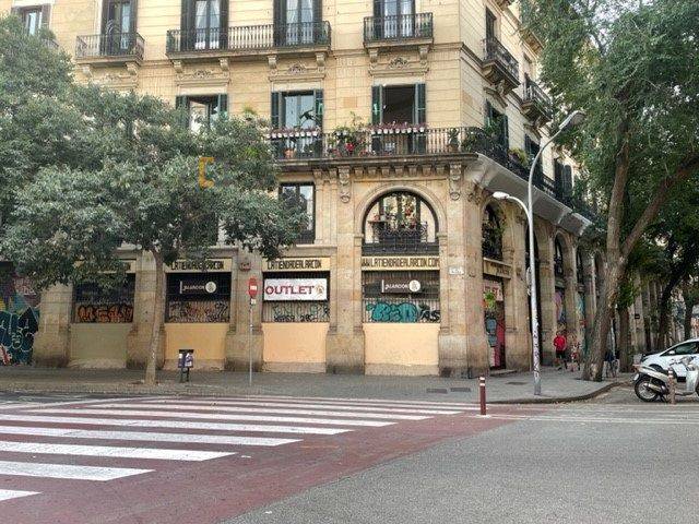 Local comercial en Alquiler en C/Comerç en Sant Pere, Sta. Caterina i la Ribera