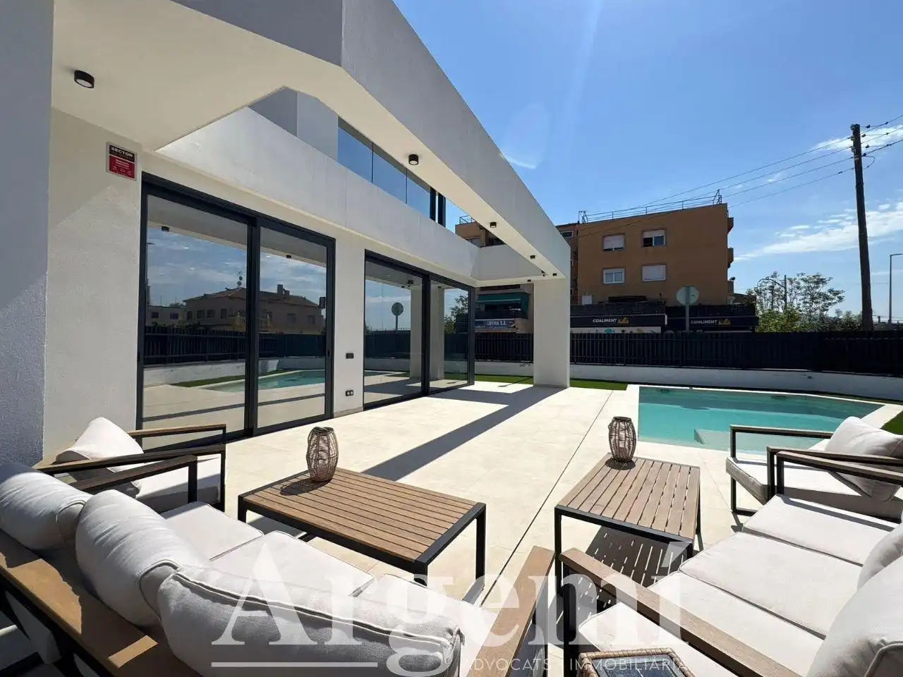 Terraza de Casa o chalet en venta en Santa Perpètua de Mogoda con Aire acondicionado, Jardín privado y Piscina