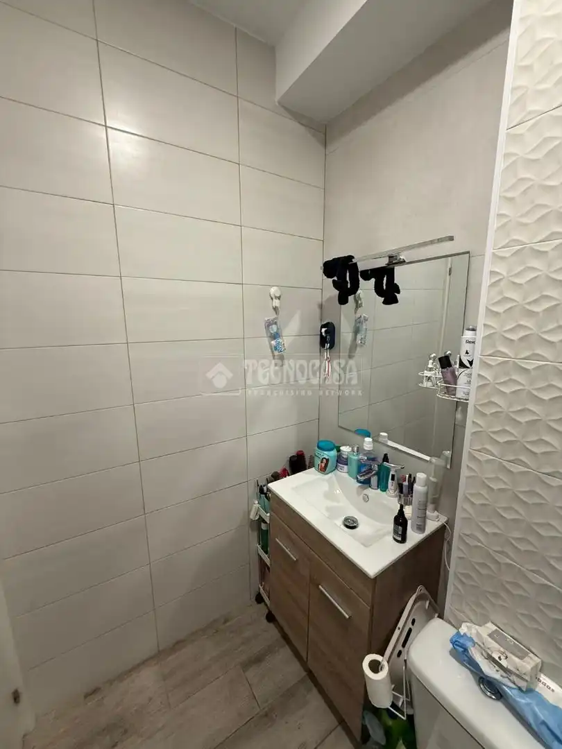 Bany de Local en venda en Madrid amb Calefacció